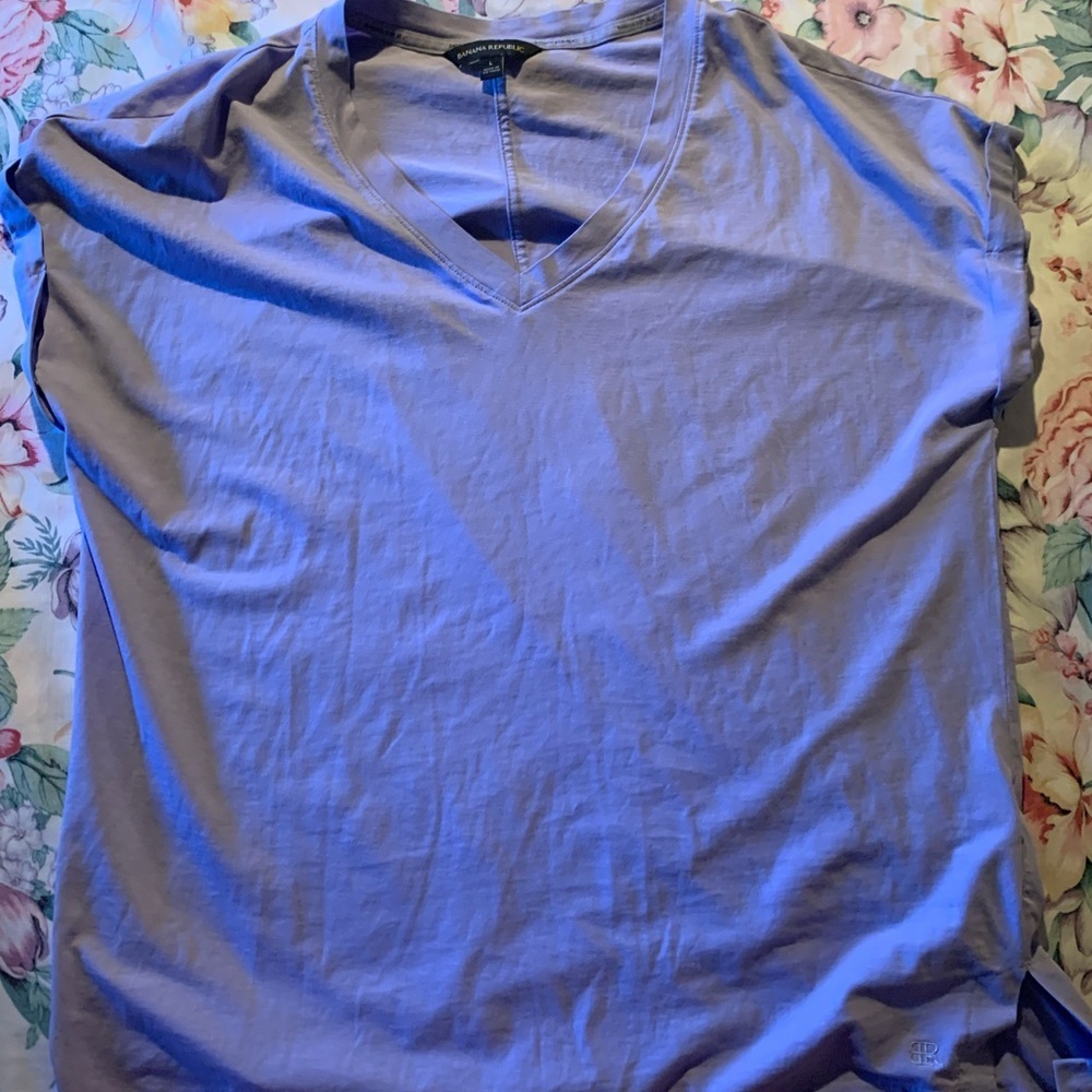Banana Republic Short Sleeve Purple V-Neck T-Shirt Size Large